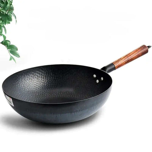 Autentisk håndlaget jernwok – premium kvalitet med trelokk | Luvikno
