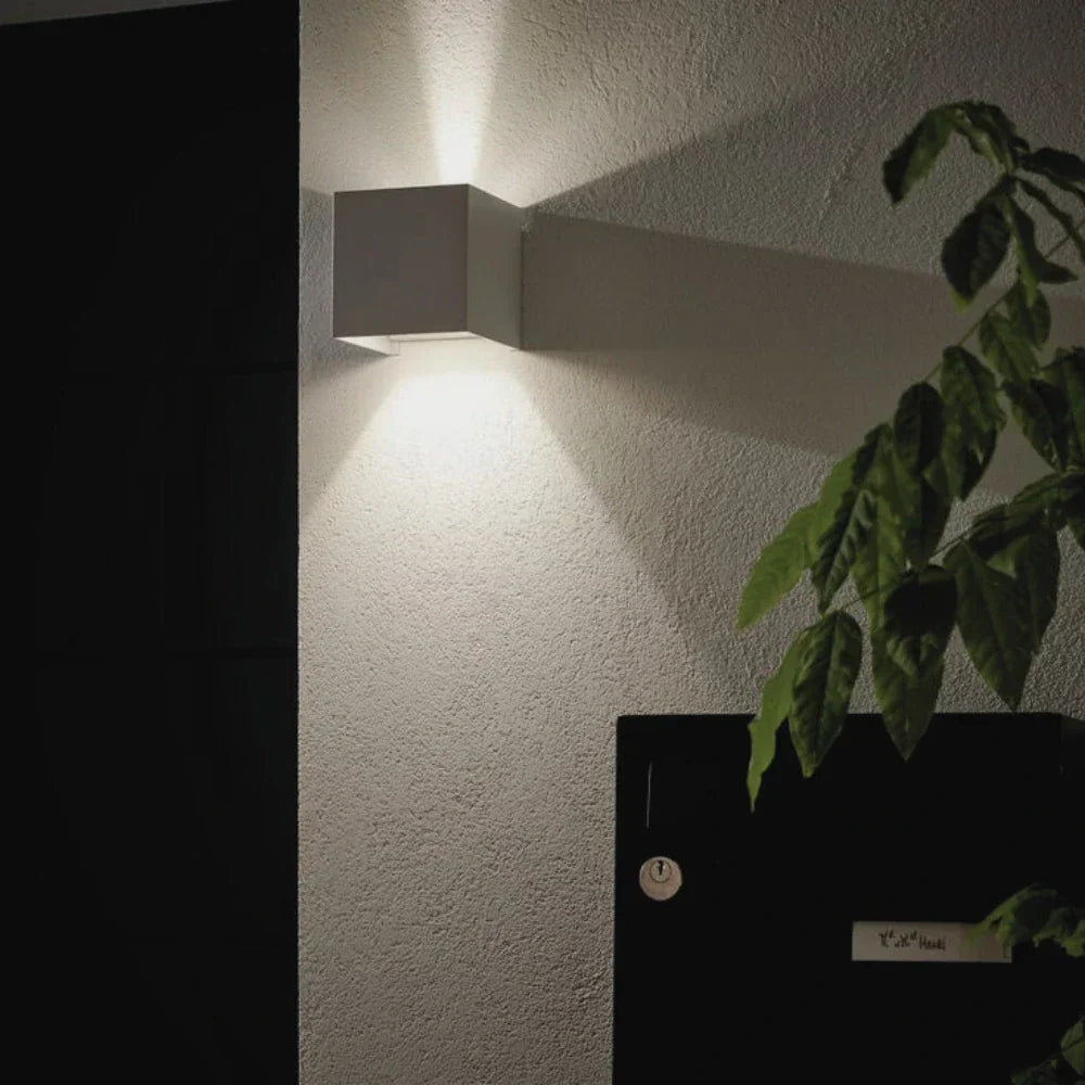 Moderne svart aluminium vegglampe Luvikno