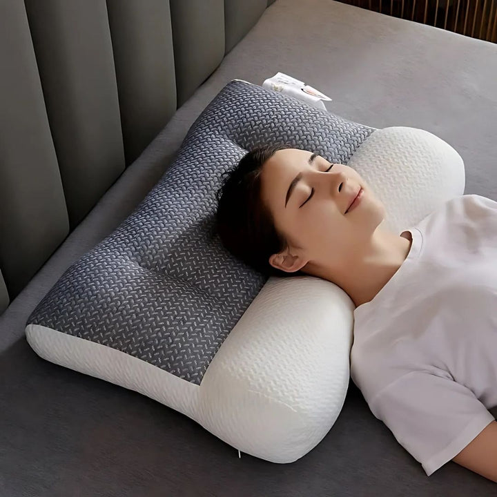 SpineEase | Ortopedisk Nakkepute – Smertelindring – Pustende Minne Skum – For Side-sovende & Alle Søvnposisjoner Luvikno