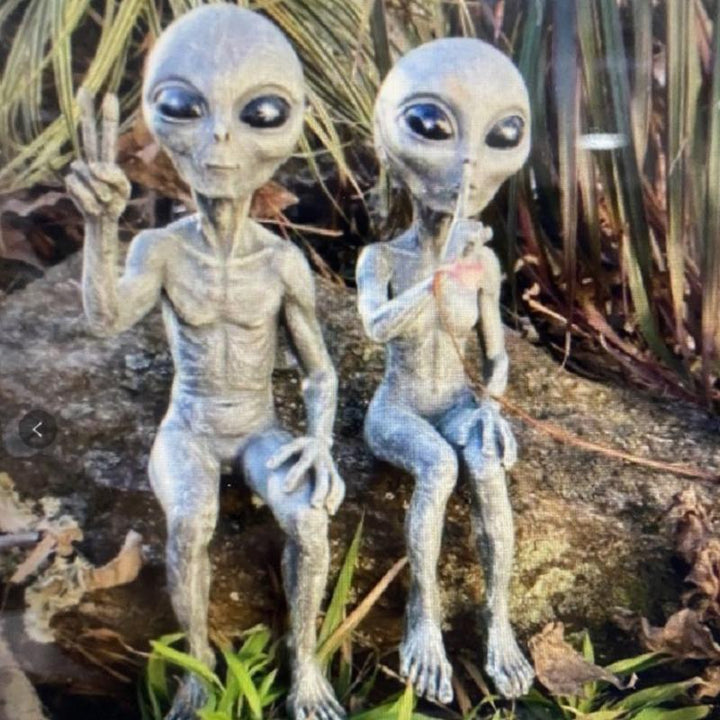Statue Garden Alien | Luvikno