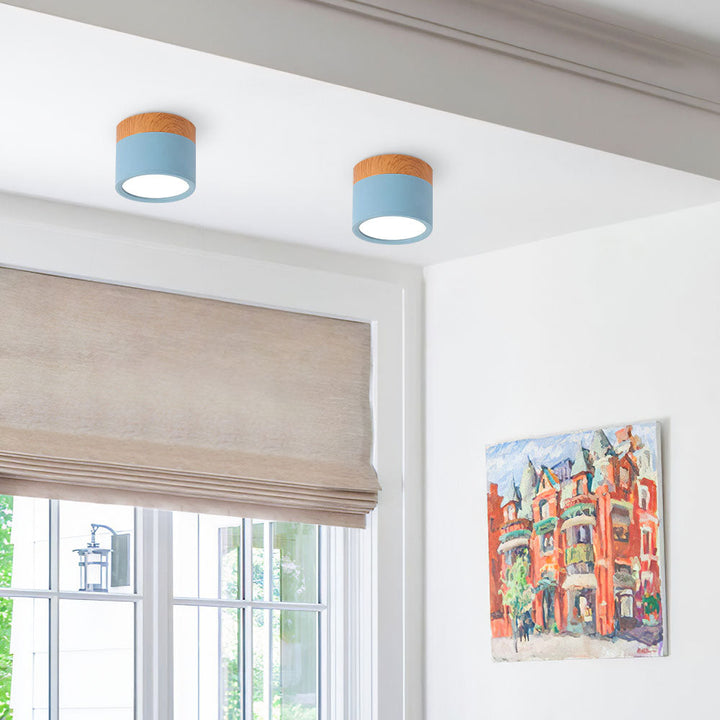 Taklampe med rosa flush trefinish Luvikno