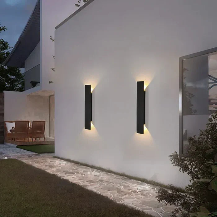 StormGlow Light - Værbestandig LED Utendørs Vegglampe Luvikno