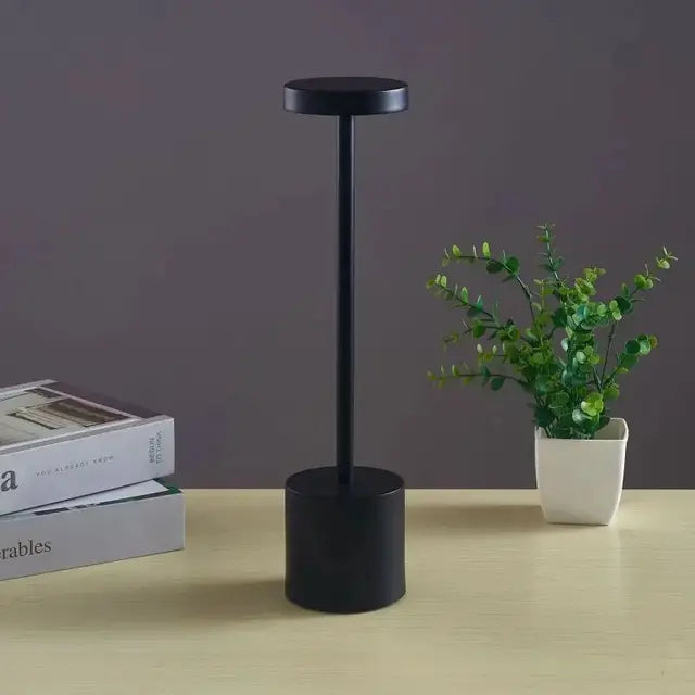 NoirElegance - Moderne Svart LED Bordlampe Luvikno