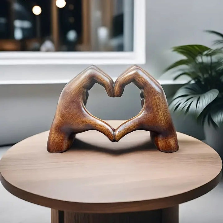 Håndhjertestatue | luvikno