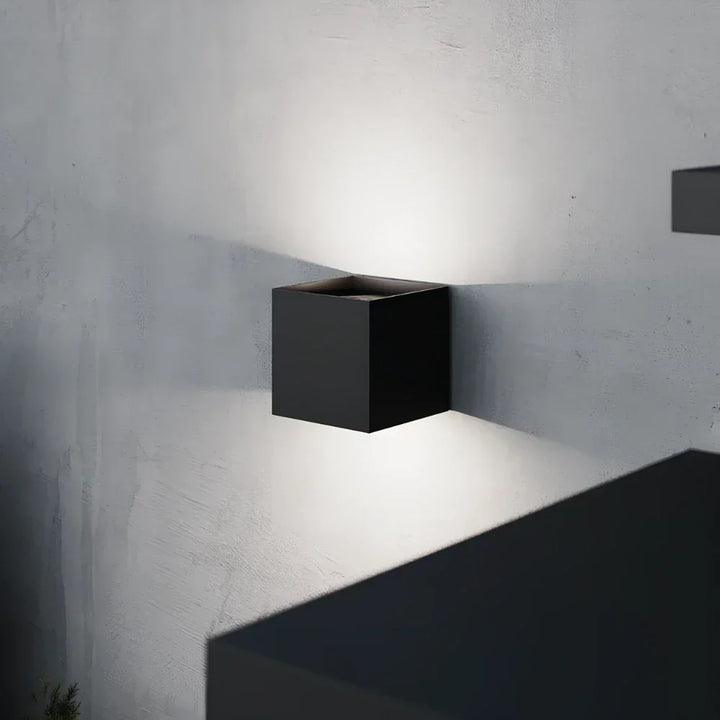 Moderne svart aluminium vegglampe Luvikno