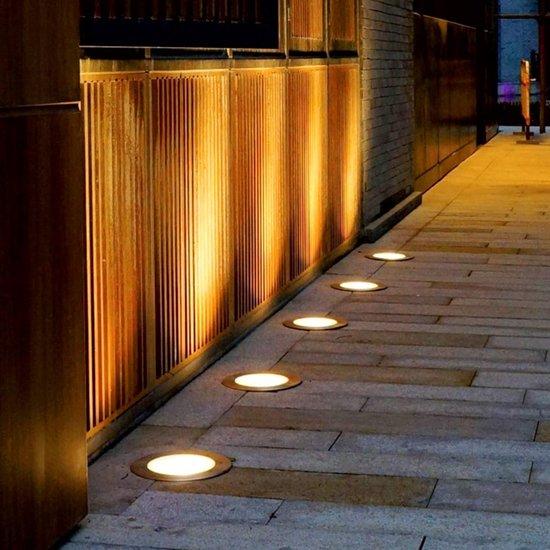 Luvikno | LED Solcelle Hage Lys Deluxe (Svart utgave) - Skap en herlig atmosfære i hagen din!