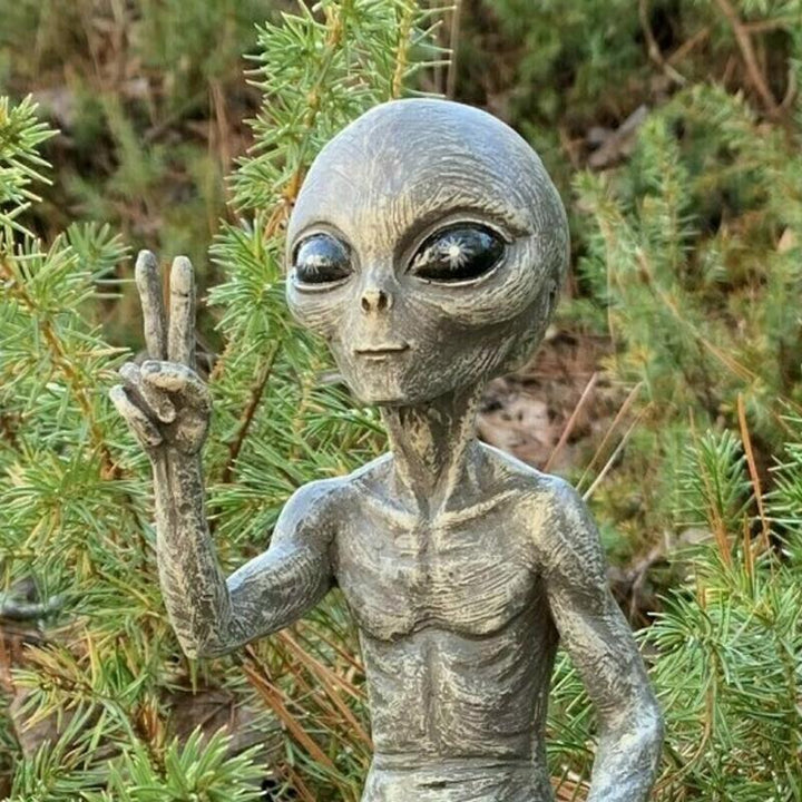 Statue Garden Alien | Luvikno