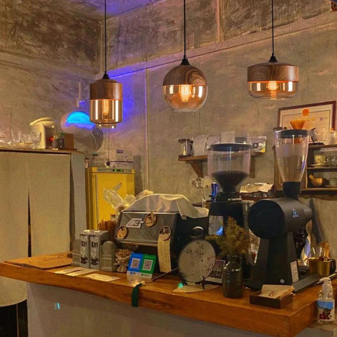 Stilig skandinavisk tre taklampe - NordLuna | Luvikno