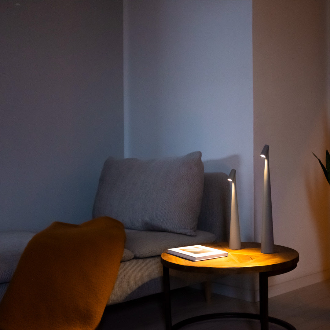 Bordlampe Moderne Rød Metall LED Lys Luvikno