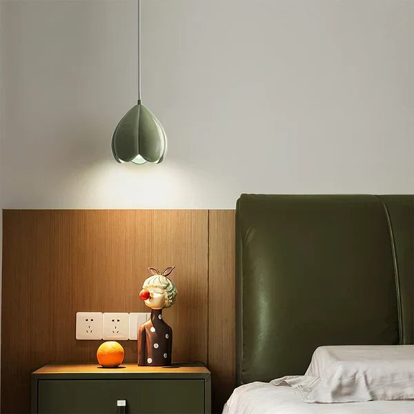 Luvikno | FlowerGlow Pendant - Elegant kremfarget pendant for varme atmosfæriske interiører