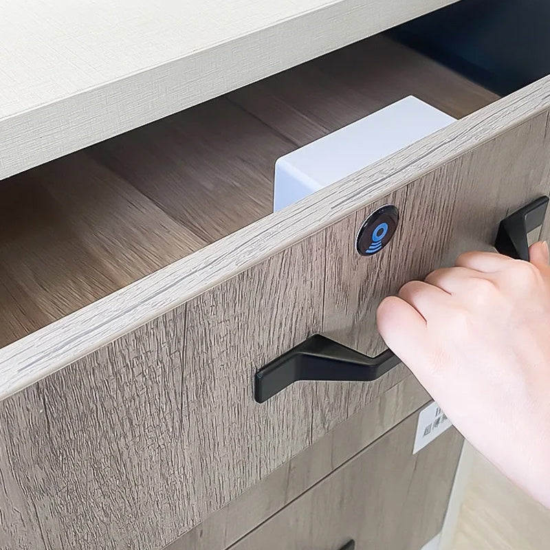Elektronisk skap lås DIY for tre skuffeskap | Luvikno
