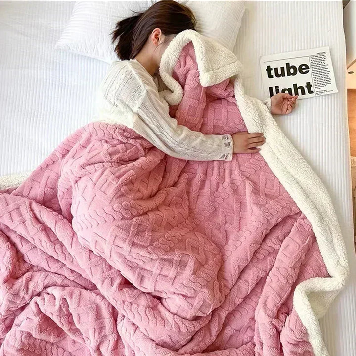 Luvikno | WarmWool Tykk Lammeullteppe Vinterkomfort og Varme