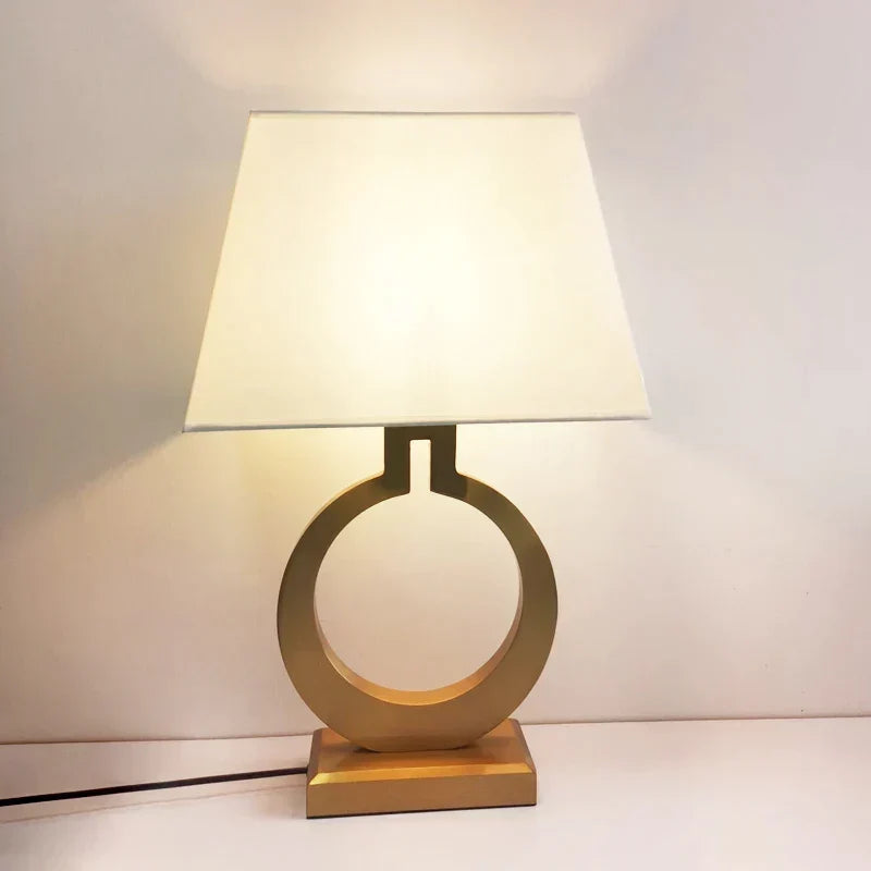 VillaGlow - Moderne Luksus Villa Bordlampe | Stilfull Belysning for Stue og Soverom | Luvikno