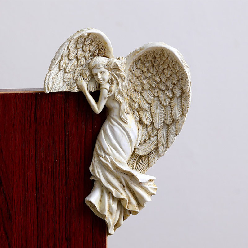 Engelvings dørkarmdekorasjon i resin | Luvikno