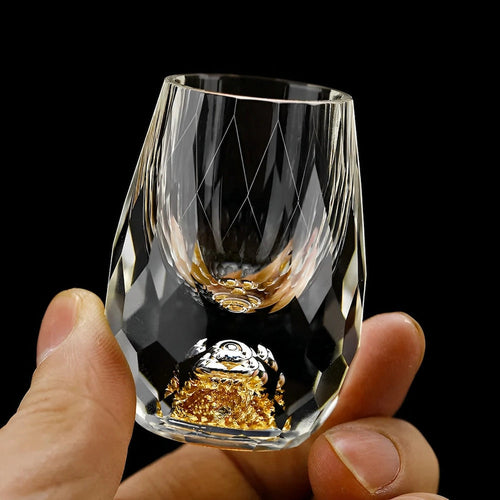 Luksus krystallglass med gullflak – Håndlaget – Sett med 2 – For whisky og premium drikker | Luvikno