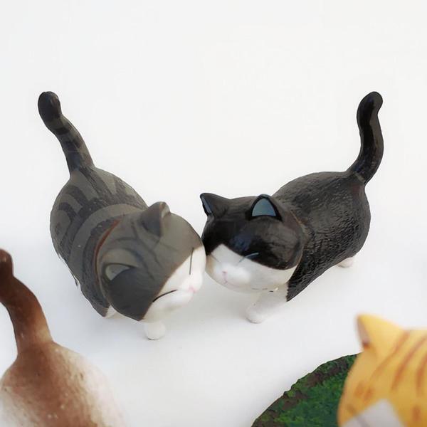 Mini Spaserende Katt Figurer | Luvikno