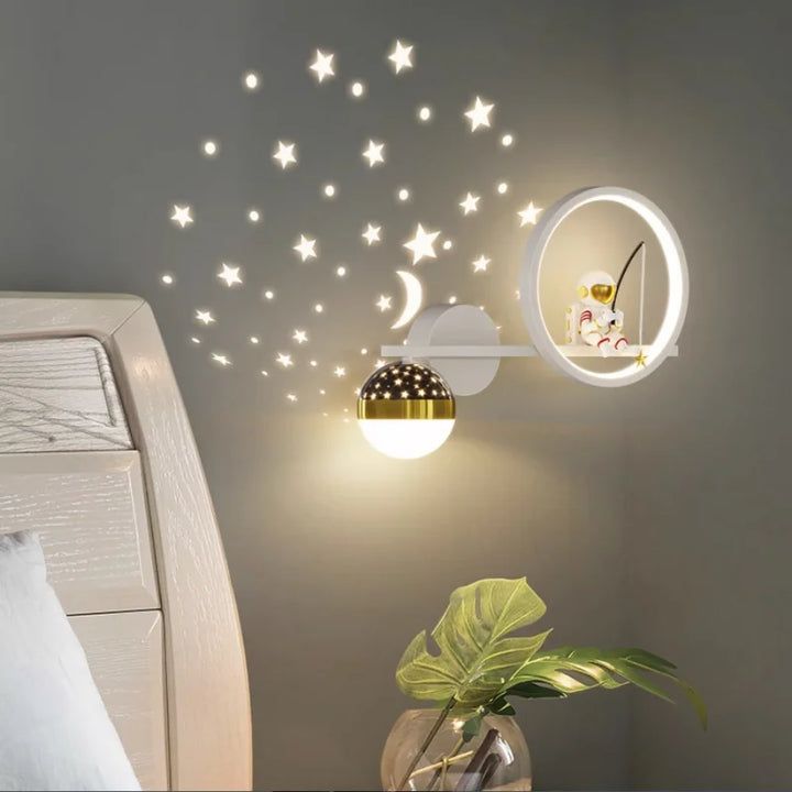 LED barnerom vegglampe med stjernehimmel – Moderne vegglampe for barn | Luvikno
