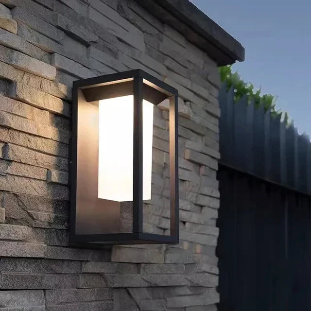 Moderne LED Vegglampe for Utendørs - LumaLine, Energisparende og Stilig, Ideell for Hage og Terrasse | Luvikno
