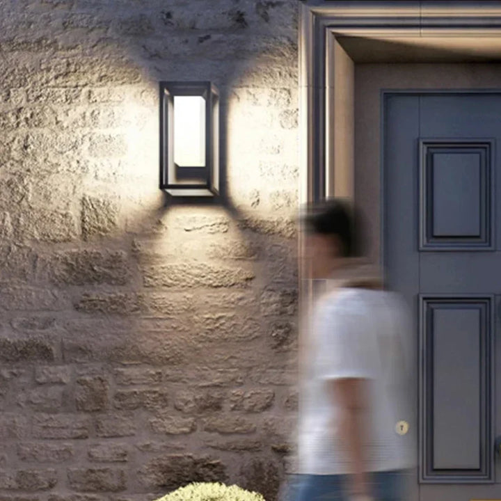 Moderne LED vegglampe for utendørs bruk, energibesparende og værbestandig | Luvikno
