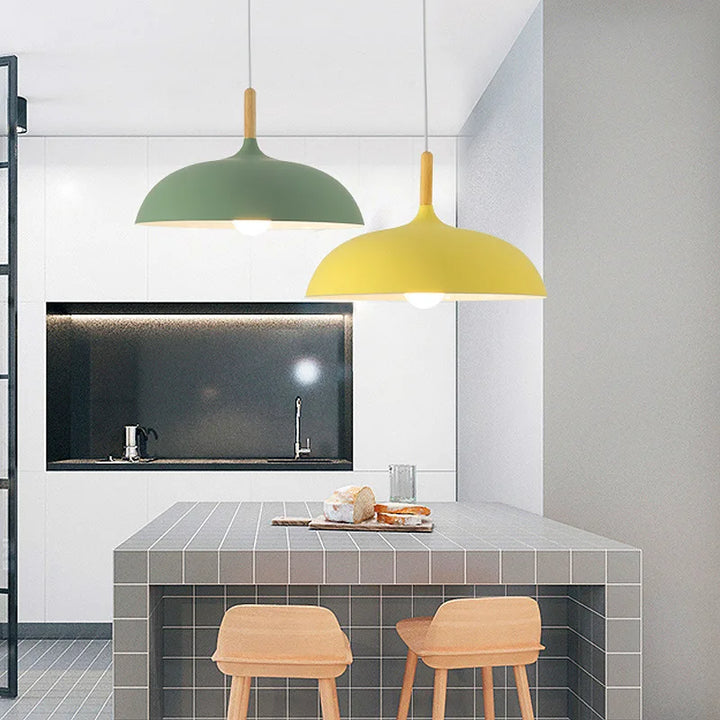 Eiketre taklampe i nordisk design – LED tre plafond lampe | Luvikno