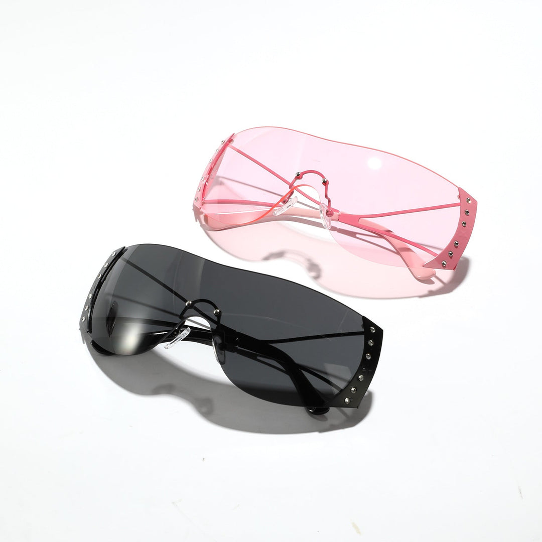 Dame futuristisk solbrille med stilfull ramme og høygradig UV-beskyttelse Luvikno