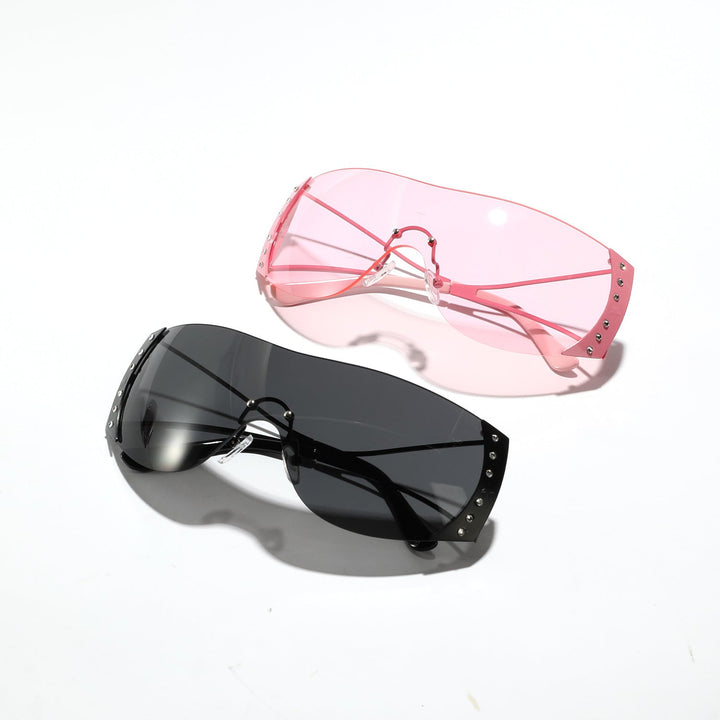 Dame futuristisk solbrille med stilfull ramme og høygradig UV-beskyttelse Luvikno