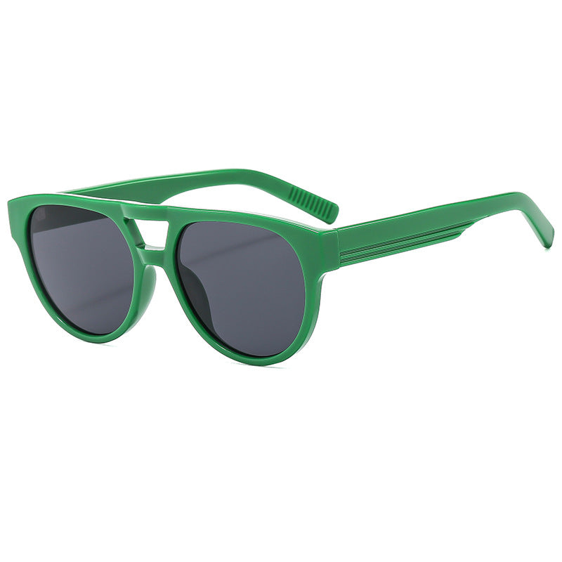 Dame cat-eye solbrille med elegant, robust ramme og UV-beskyttelse Luvikno