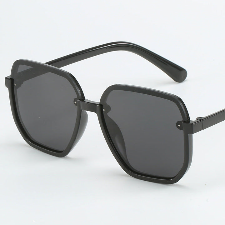 Dame geometrisk solbrille i moderne design Luvikno