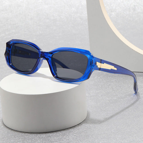 Dame moteriktig oversized solbrille med unik ramme Luvikno
