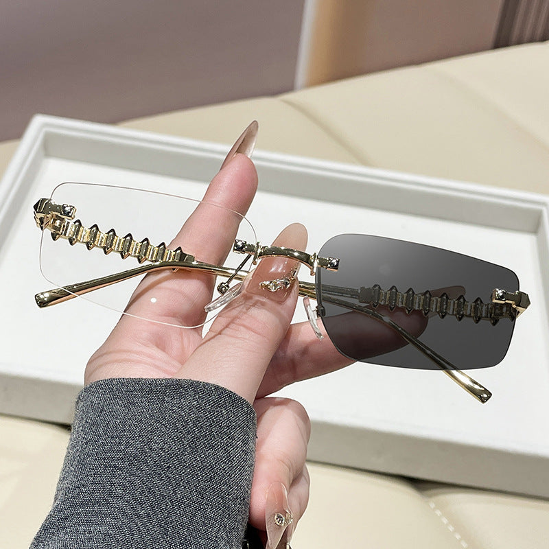 Dame elegant og moteriktig brille Luvikno