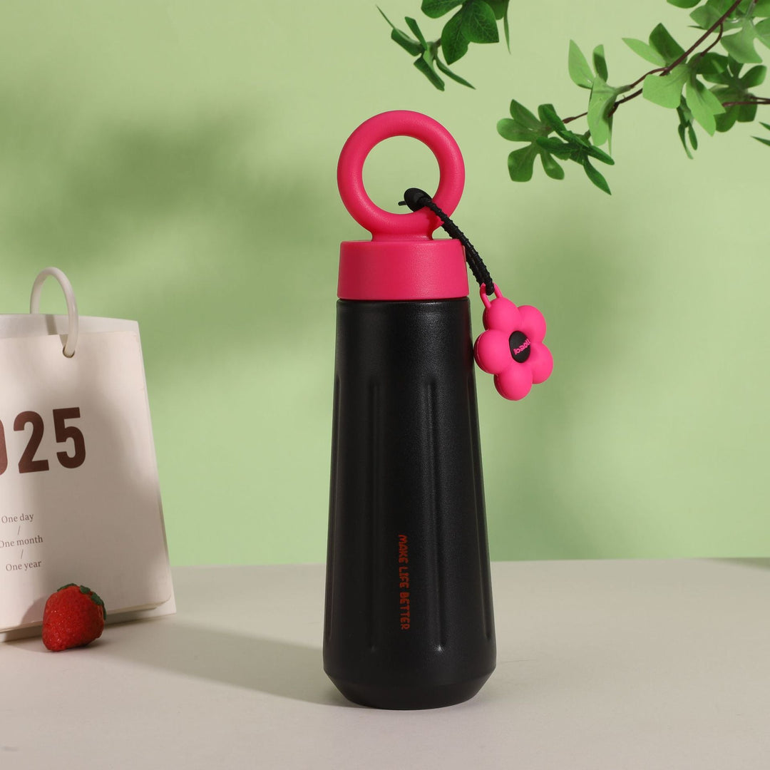 Dame stilige plastflaske med Charm Luvikno
