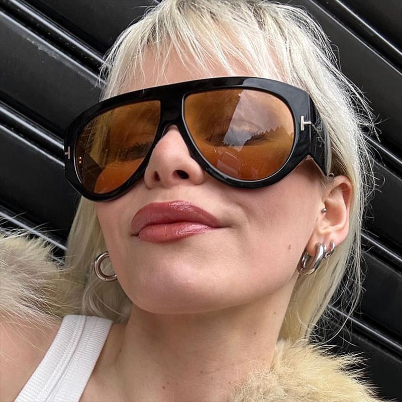 Dame elegant solbrille i markant design Luvikno