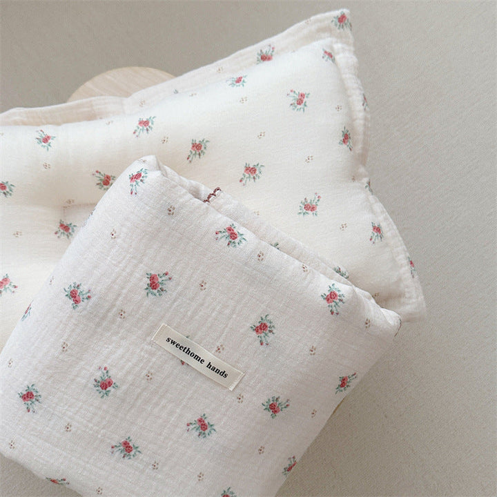Unisex koselig muslinteppe med elegant blomstermønster Luvikno
