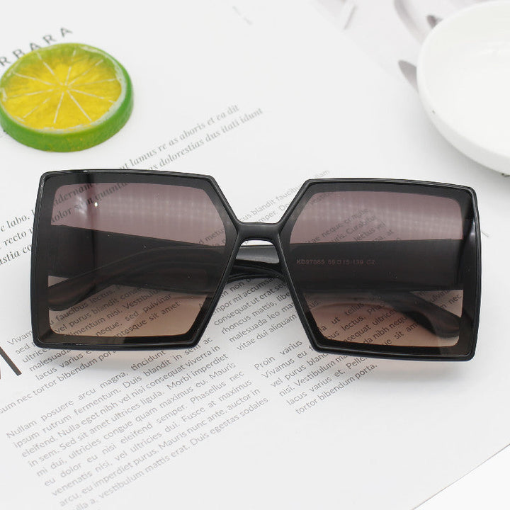 Dame Mote Oversized Solbriller med kantet design Luvikno