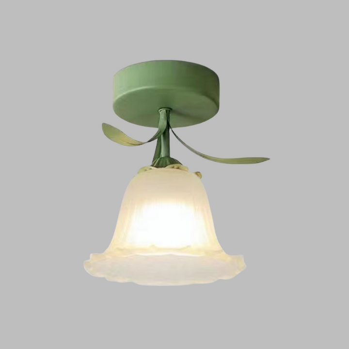 Taklampe med blomstret glasskjermdesign Luvikno