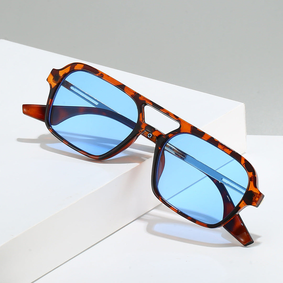 Dame Motetisk Solbrille i moderne design med polariserte glass Luvikno