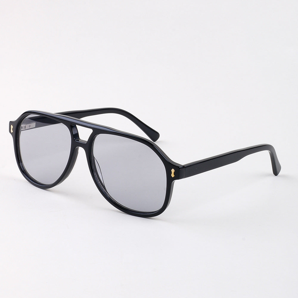 Dame moderne solbrille med innovativ ramme Luvikno