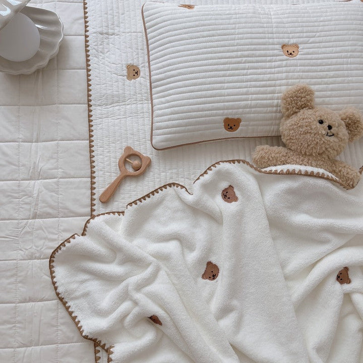 Unisex koseserie med søte bjørnmotiver Luvikno