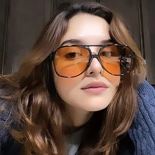 Dame moteriktig kvadratisk solbrille med bred ramme Luvikno
