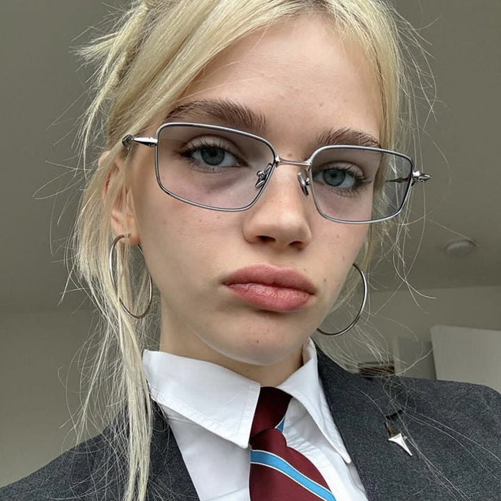 Dame modisk solbrille med innovativ ramme og UV-beskyttelse Luvikno