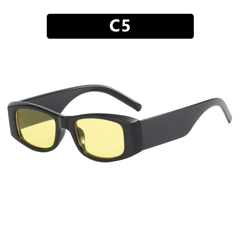 Dame moteriktig solbrille med stilfull ramme Luvikno