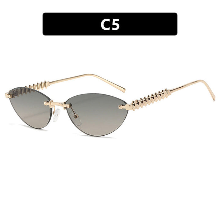 Dame solbrille i moderne, geometrisk design med stilfull metallramme og UV-beskyttelse Luvikno
