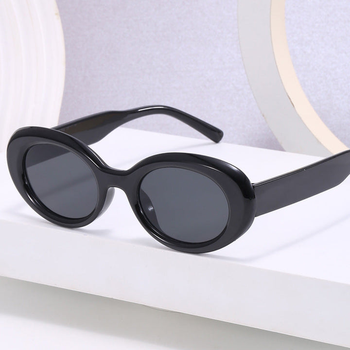 Damer oversized solbrille i moderne design Luvikno
