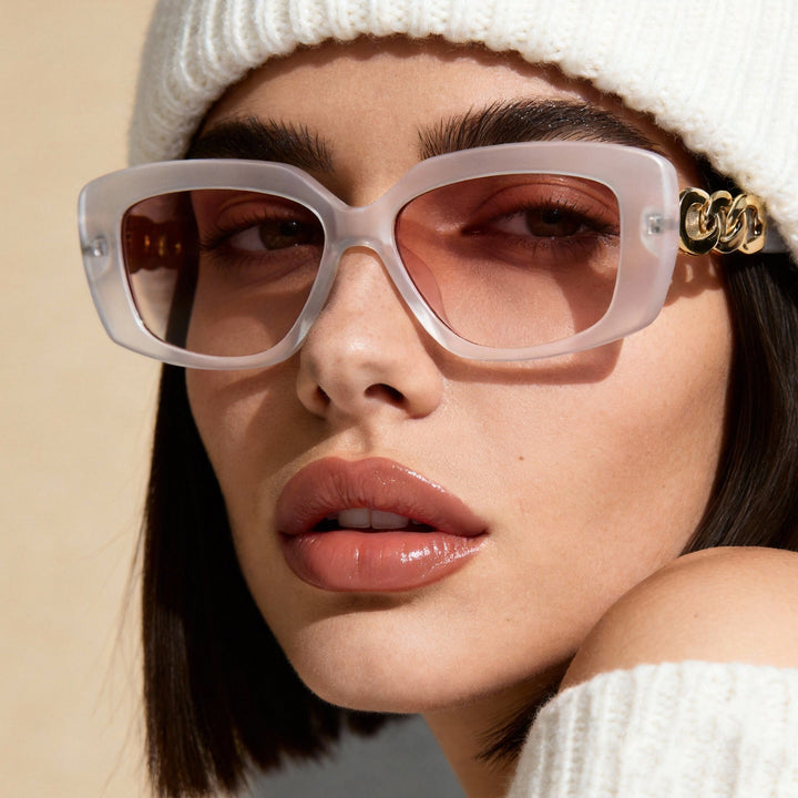 Dame elegant kvadratisk solbrille med gullutstyrt ramme Luvikno