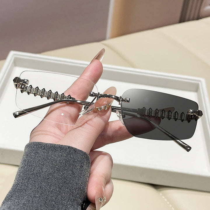 Dame elegant og moteriktig brille Luvikno