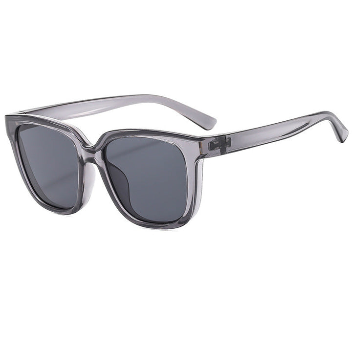 Dame Cat-Eye solbriller med elegant og moderne ramme Luvikno