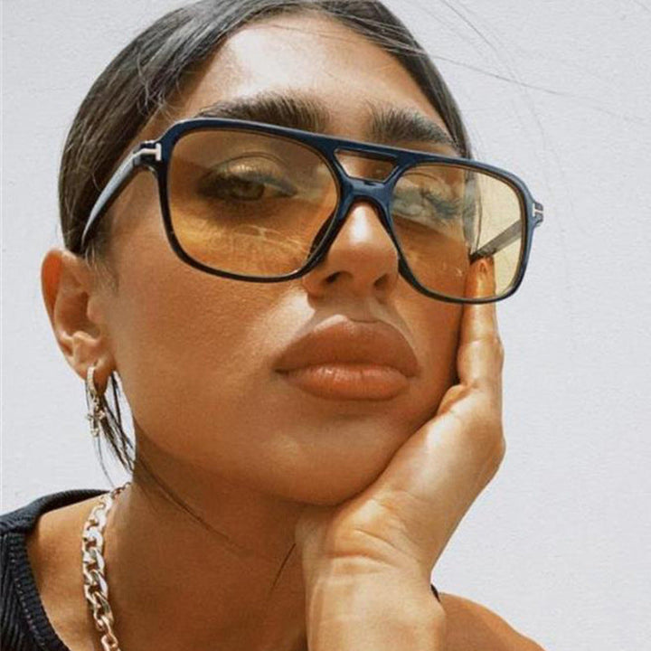 Dame elegant geometrisk solbrille med stilfull ramme Luvikno