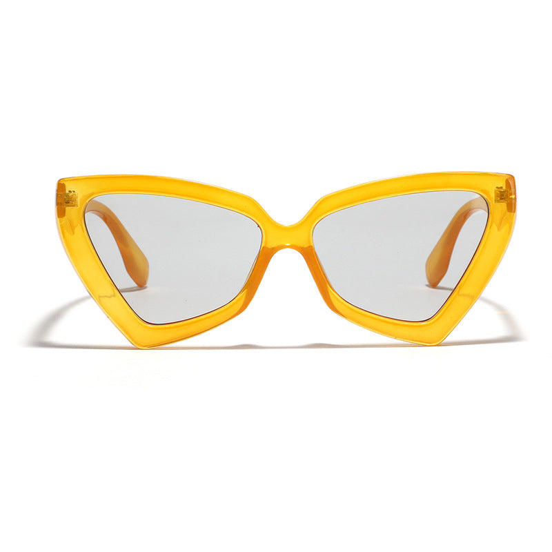 Dame Cat-Eye solbriller med speilende linser og robust ramme Luvikno