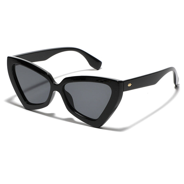 Dame Cat-Eye solbriller med speilende linser og robust ramme Luvikno