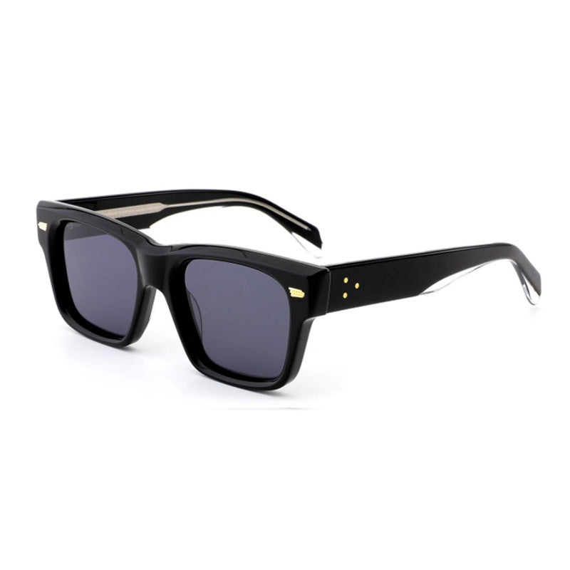 Damedesigner solbrille i stilig skilpadde-design Luvikno
